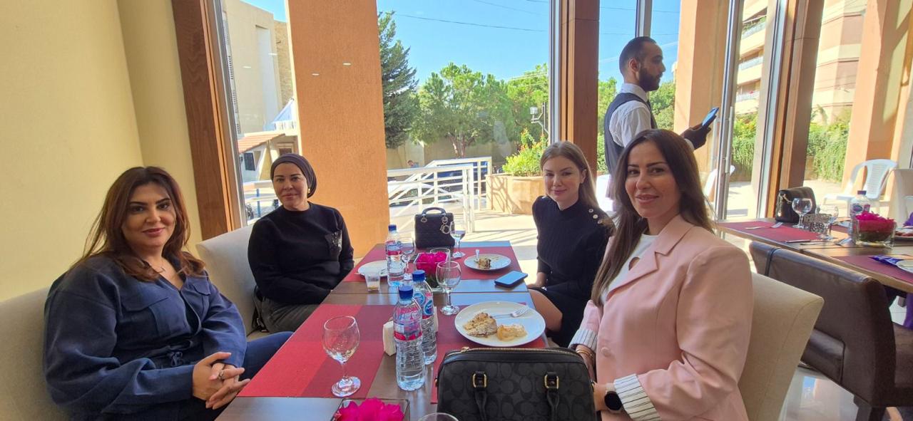 جمعية “أهلنا” استضافت د. محمود الناتوت في لقاء تفاعلي بعنوان ” بالمعرفة والعطاء منودّع عامنا الـ25 “