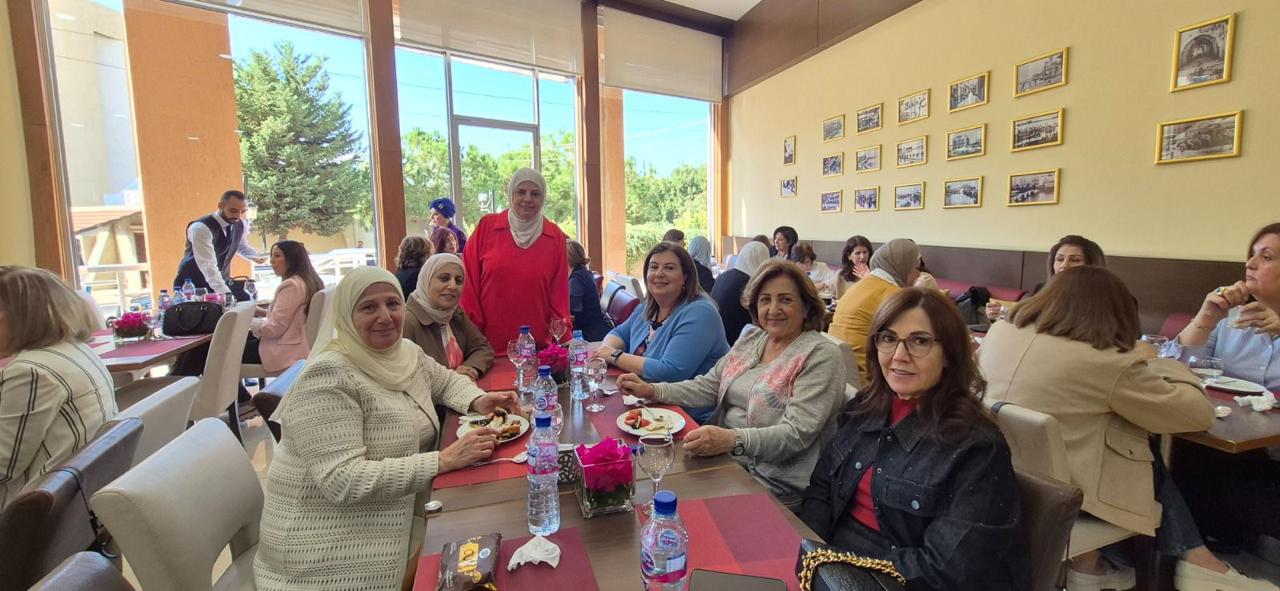 جمعية “أهلنا” استضافت د. محمود الناتوت في لقاء تفاعلي بعنوان ” بالمعرفة والعطاء منودّع عامنا الـ25 “