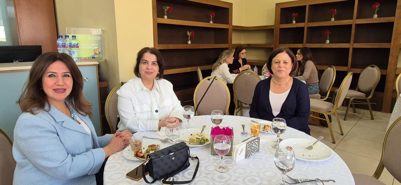 جمعية “أهلنا” استضافت د. محمود الناتوت في لقاء تفاعلي بعنوان ” بالمعرفة والعطاء منودّع عامنا الـ25 “