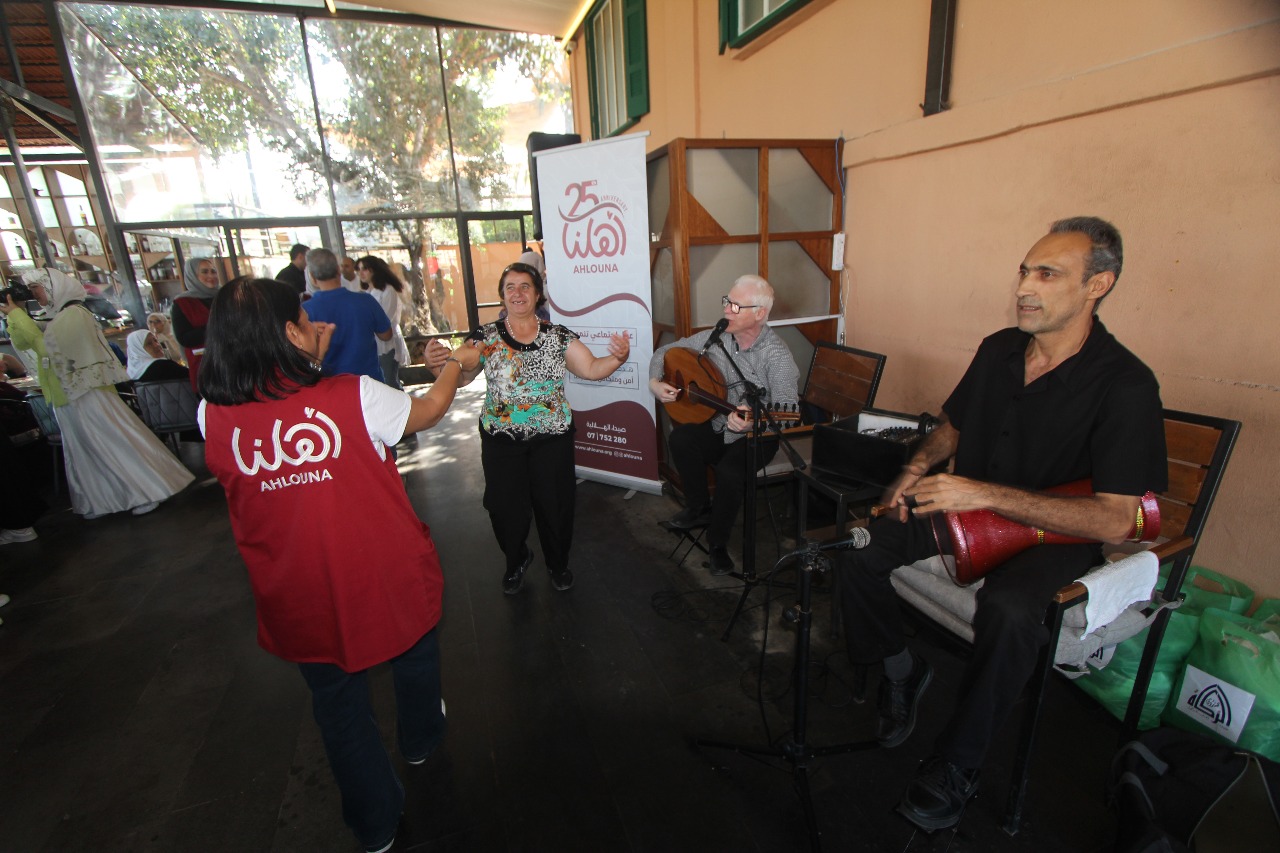 ” أهلنا” بالشراكة مع ” جامع البحر وصندوق الزكاة ودار الراحة ” أقامت فطوراً تكريمياً للمسنين: ابتسامة مسنّ أجمل من ألف هدية ” أهلنا” بالشراكة مع ” جامع البحر وصندوق الزكاة ودار الراحة ” أقامت فطوراً تكريمياً للمسنين: ابتسامة مسنّ أجمل من ألف هدية